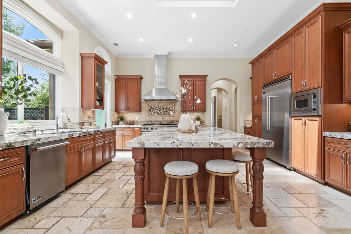 Detail Gallery Image 18 of 57 For 12805 Pierce Rd, Saratoga,  CA 95070 - 6 Beds | 5/1 Baths