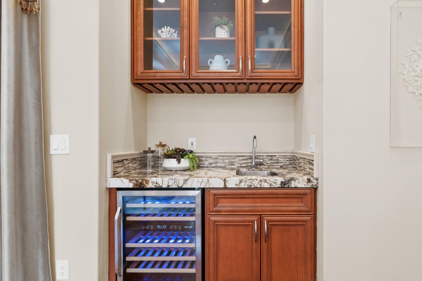 Detail Gallery Image 9 of 57 For 12805 Pierce Rd, Saratoga,  CA 95070 - 6 Beds | 5/1 Baths