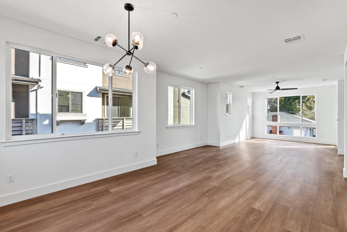Detail Gallery Image 20 of 29 For 939 Woodside Rd, Redwood City,  CA 94061 - 4 Beds | 2/1 Baths