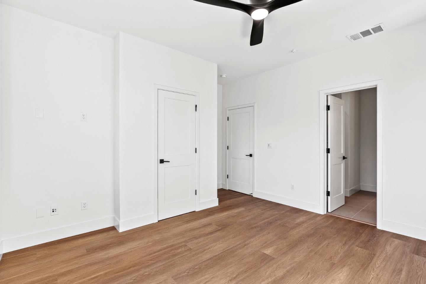 Detail Gallery Image 22 of 29 For 939 Woodside Rd, Redwood City,  CA 94061 - 4 Beds | 2/1 Baths