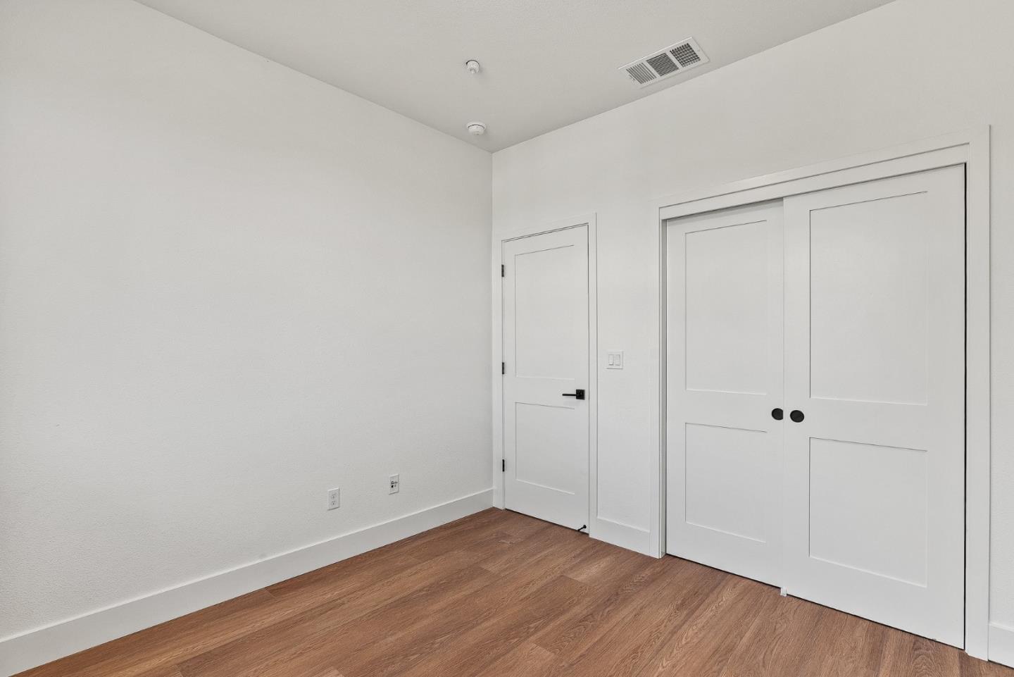 Detail Gallery Image 28 of 29 For 939 Woodside Rd, Redwood City,  CA 94061 - 4 Beds | 2/1 Baths