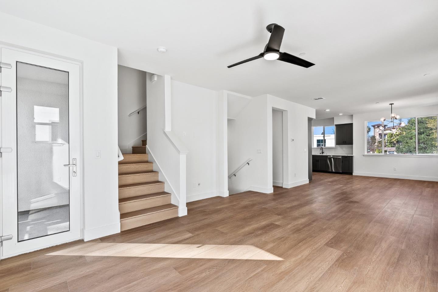 Detail Gallery Image 8 of 29 For 939 Woodside Rd, Redwood City,  CA 94061 - 4 Beds | 2/1 Baths