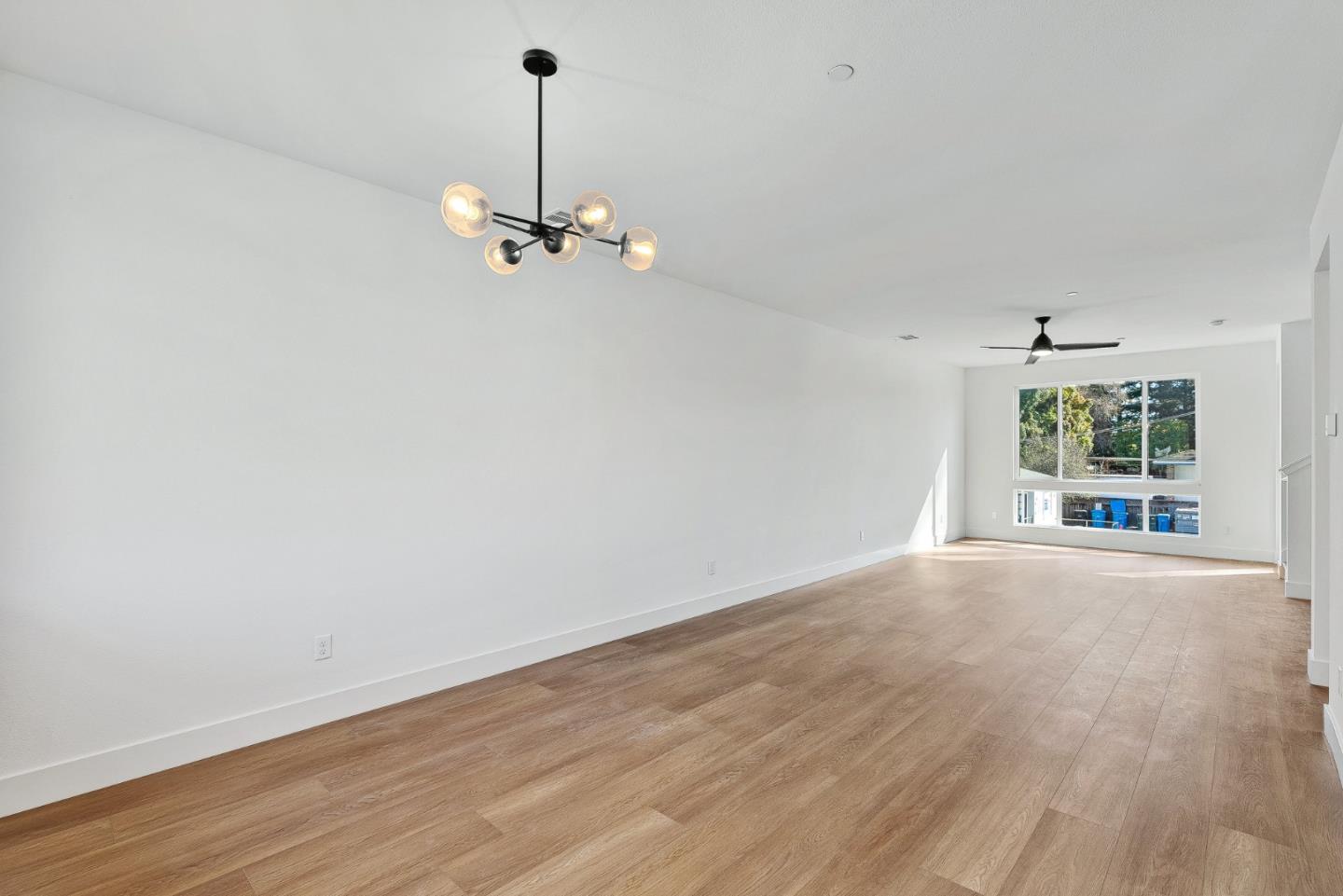 Detail Gallery Image 19 of 28 For 935 Woodside Rd, Redwood City,  CA 94061 - 4 Beds | 2/1 Baths