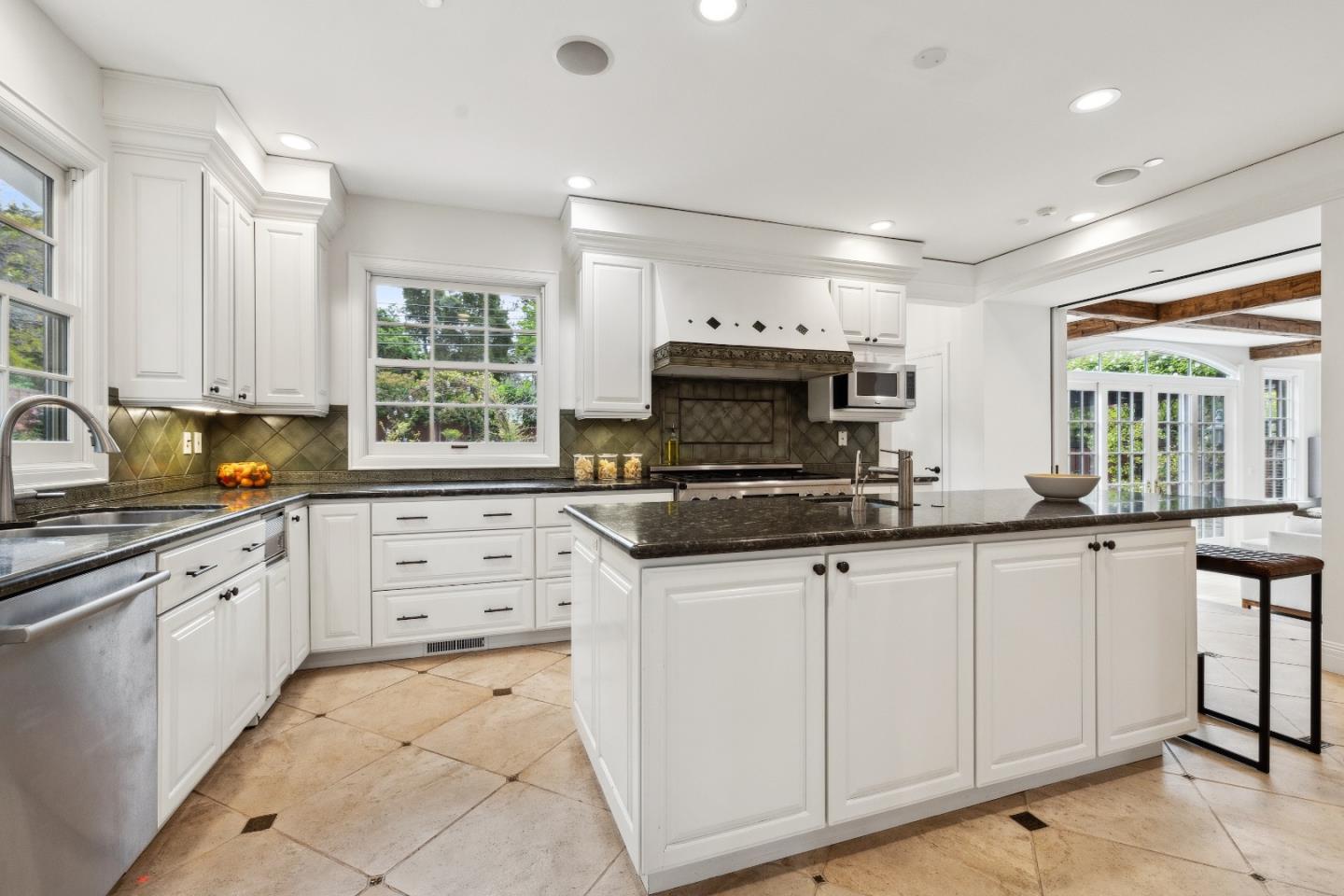 Detail Gallery Image 19 of 44 For 2301 Oakdale Rd, Hillsborough,  CA 94010 - 5 Beds | 4/1 Baths