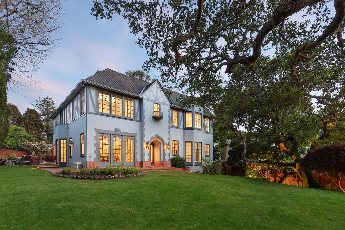 Detail Gallery Image 42 of 44 For 2301 Oakdale Rd, Hillsborough,  CA 94010 - 5 Beds | 4/1 Baths