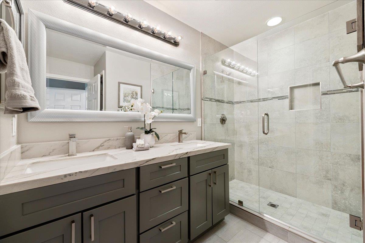 Detail Gallery Image 17 of 31 For 70 Sheffield Ct, Mountain View,  CA 94040 - 3 Beds | 3 Baths