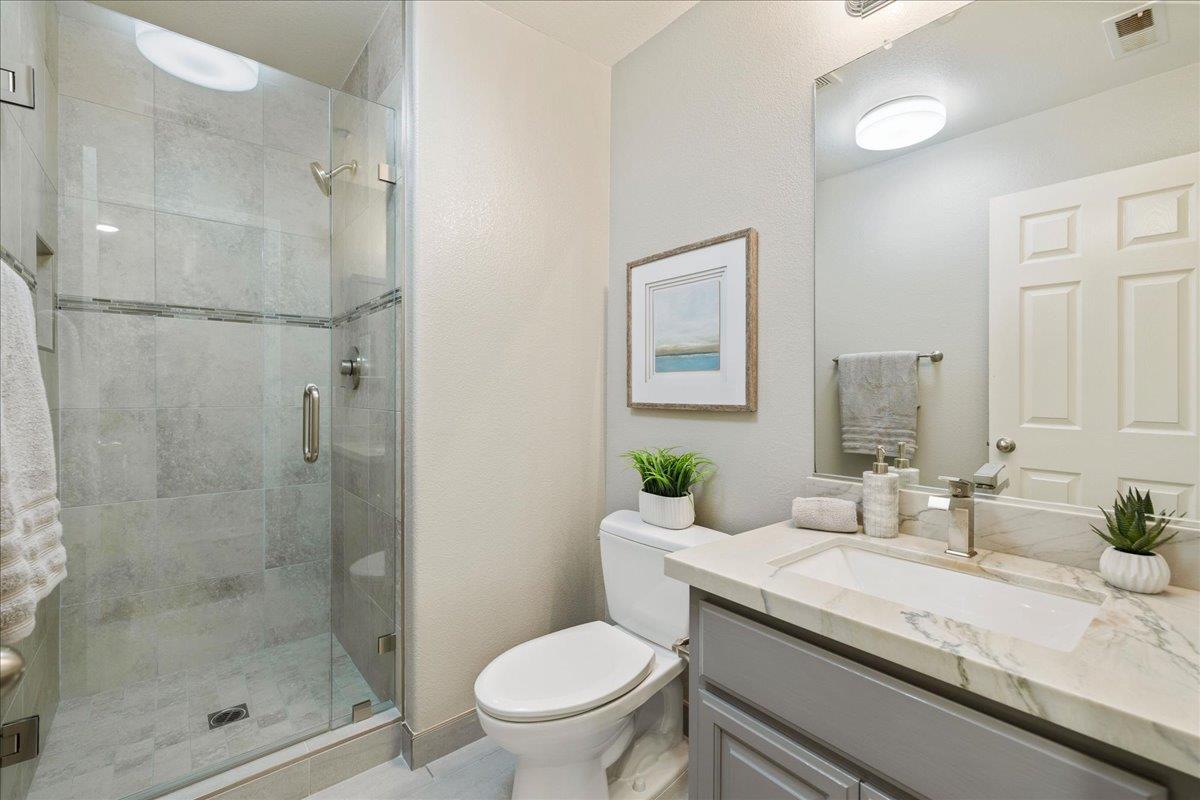 Detail Gallery Image 25 of 31 For 70 Sheffield Ct, Mountain View,  CA 94040 - 3 Beds | 3 Baths