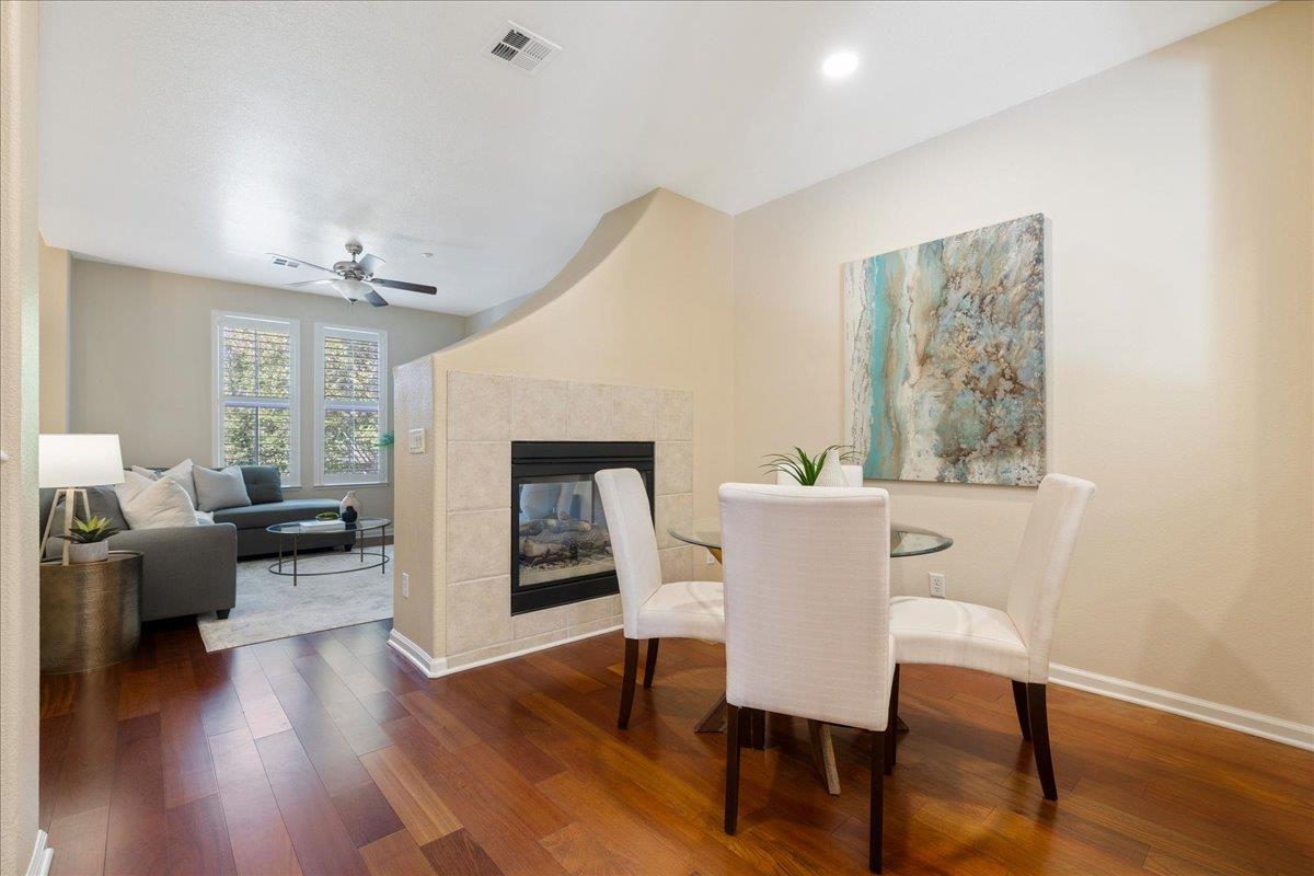 Detail Gallery Image 8 of 31 For 70 Sheffield Ct, Mountain View,  CA 94040 - 3 Beds | 3 Baths
