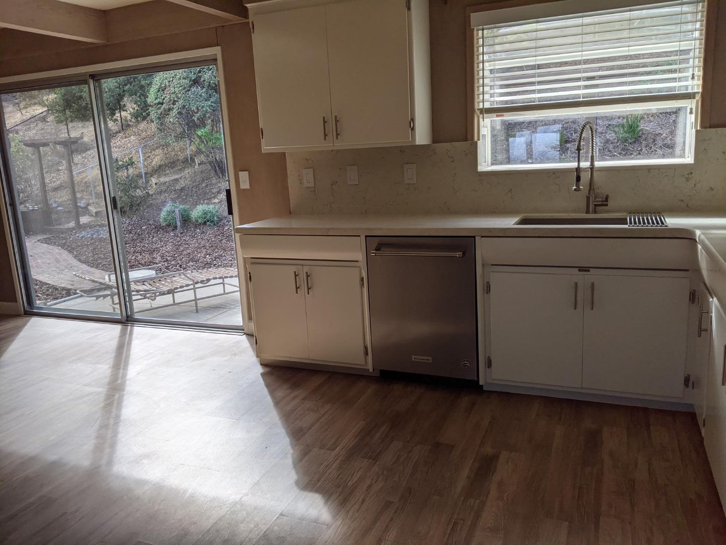 Detail Gallery Image 10 of 21 For 927 W 31st Ave, San Mateo,  CA 94403 - 3 Beds | 2 Baths