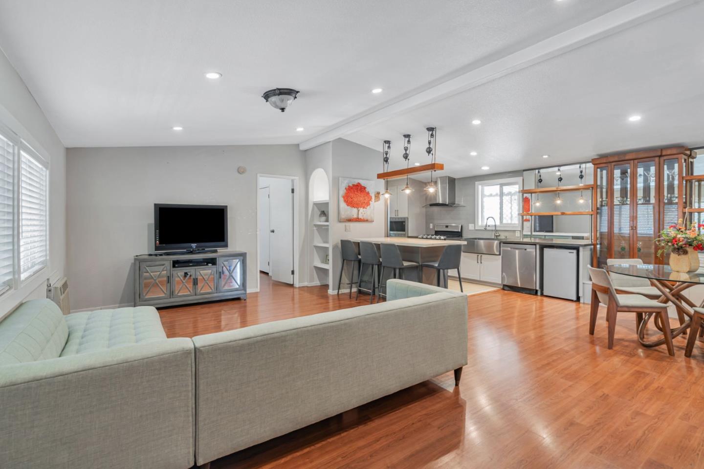 Detail Gallery Image 3 of 26 For 1350 Oakland Rd #152,  San Jose,  CA 95112 - 3 Beds | 2 Baths