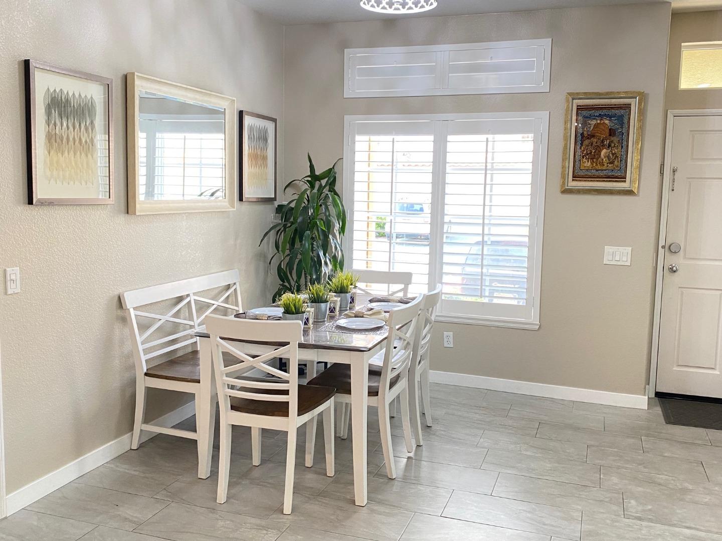 Detail Gallery Image 8 of 16 For 12670 Springbrook Dr #C,  San Diego,  CA 92128 - 2 Beds | 2 Baths