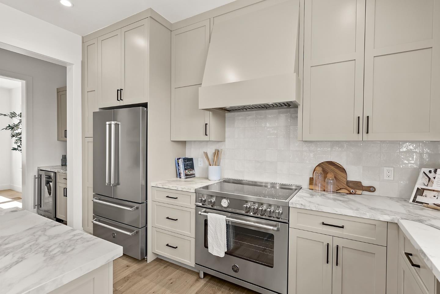 Detail Gallery Image 15 of 45 For 310 W 39th Ave, San Mateo,  CA 94403 - 4 Beds | 3/1 Baths