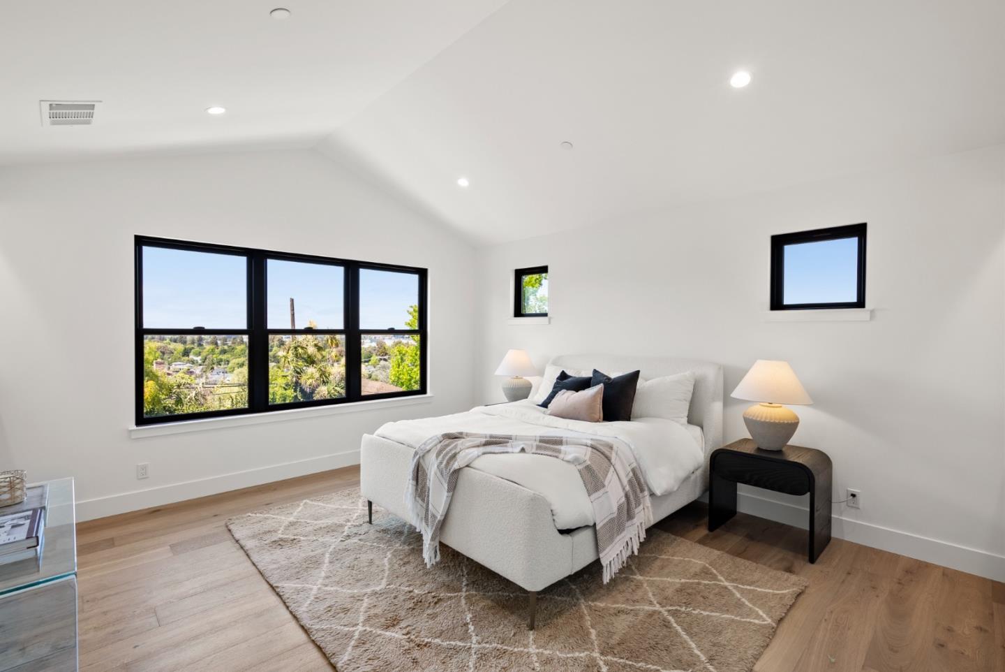 Detail Gallery Image 19 of 45 For 310 W 39th Ave, San Mateo,  CA 94403 - 4 Beds | 3/1 Baths