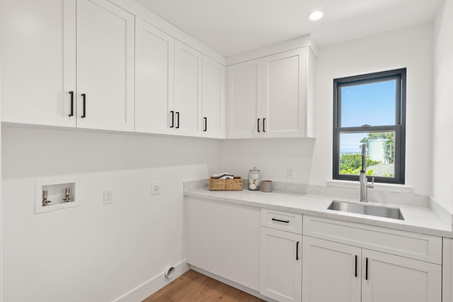 Detail Gallery Image 34 of 45 For 310 W 39th Ave, San Mateo,  CA 94403 - 4 Beds | 3/1 Baths