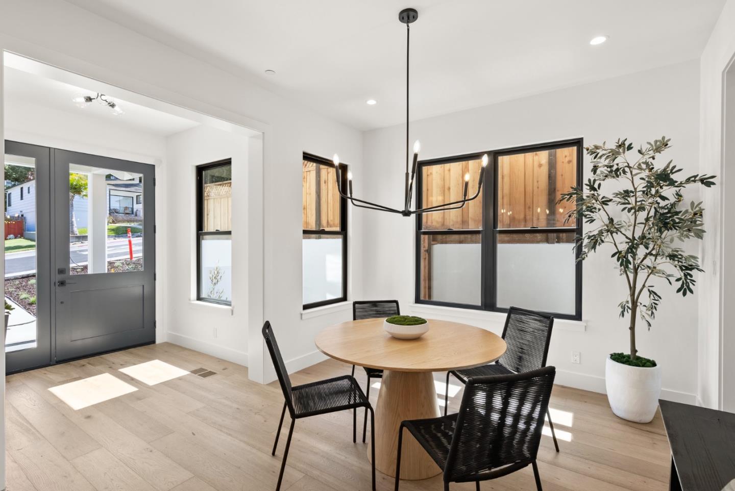 Detail Gallery Image 9 of 45 For 310 W 39th Ave, San Mateo,  CA 94403 - 4 Beds | 3/1 Baths