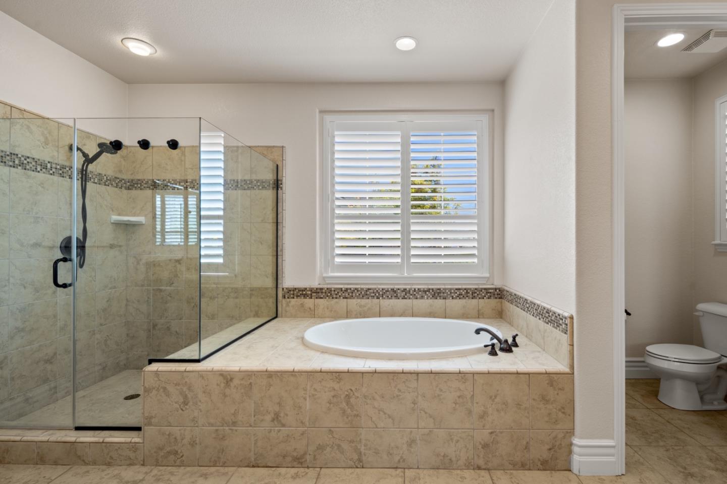 Detail Gallery Image 14 of 40 For 18270 Caldwell St, East Garrison,  CA 93933 - 4 Beds | 2/1 Baths