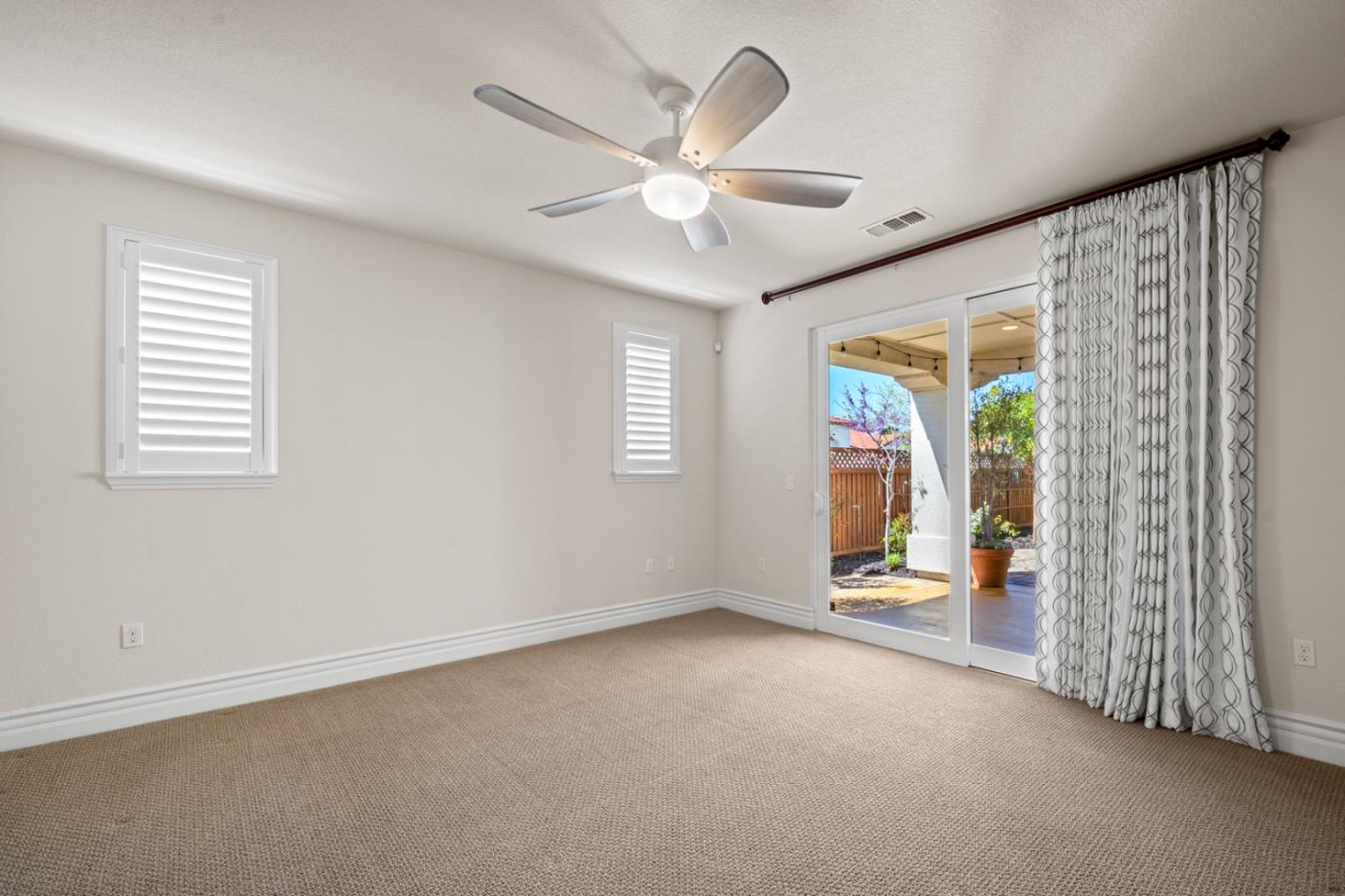 Detail Gallery Image 8 of 40 For 18270 Caldwell St, East Garrison,  CA 93933 - 4 Beds | 2/1 Baths