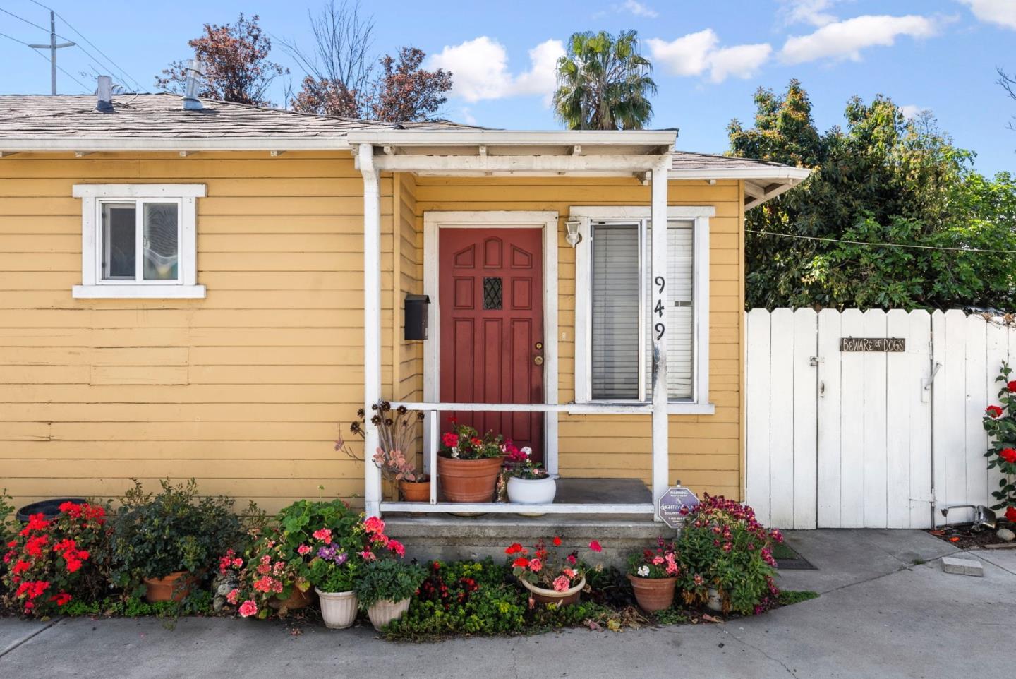 Detail Gallery Image 8 of 16 For 947 S 11th St, San Jose,  CA 95112 - 2 Beds | 2 Baths