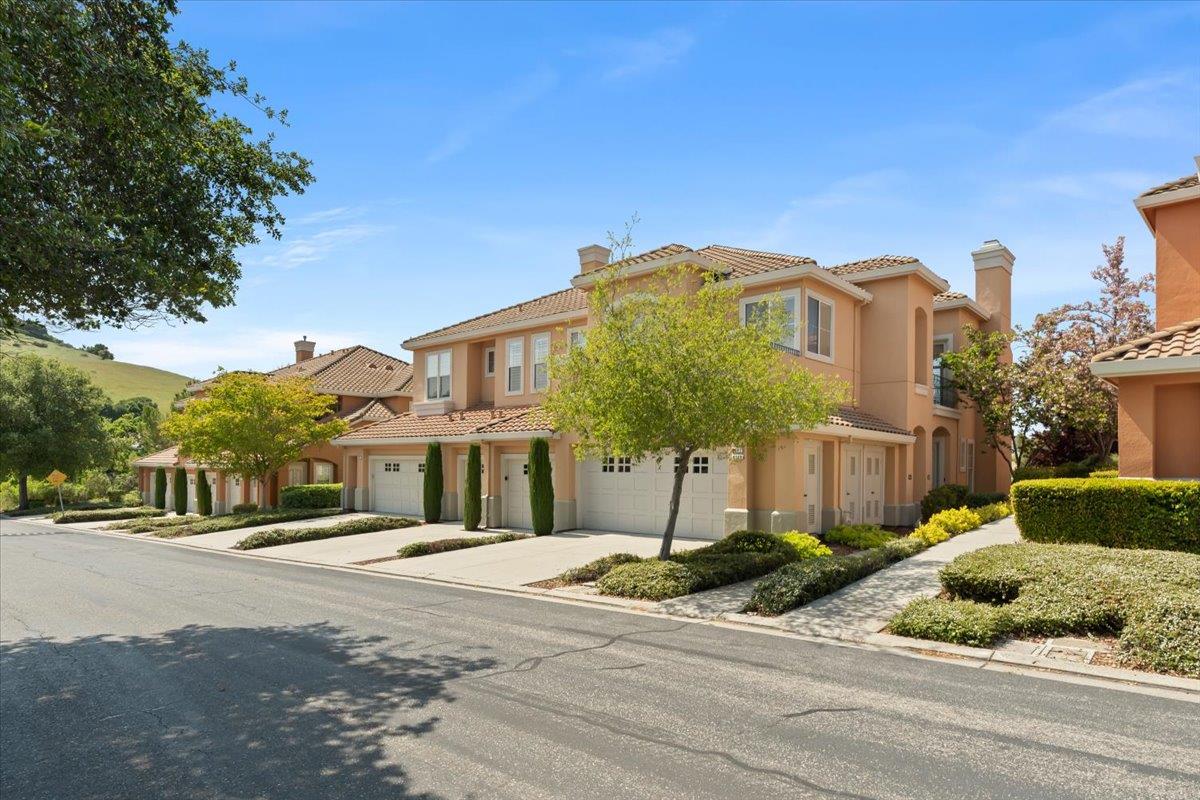 Detail Gallery Image 2 of 22 For 6141 Country Club Pkwy, San Jose,  CA 95138 - 2 Beds | 2 Baths