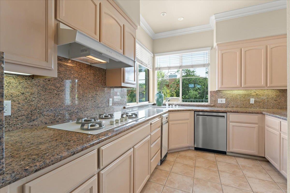 Detail Gallery Image 6 of 22 For 6141 Country Club Pkwy, San Jose,  CA 95138 - 2 Beds | 2 Baths