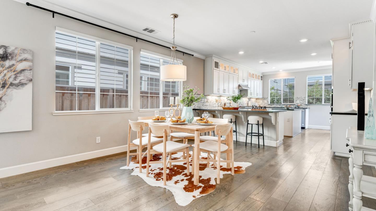 Detail Gallery Image 12 of 62 For 33912 Horseshoe Loop, Fremont,  CA 94555 - 4 Beds | 3 Baths