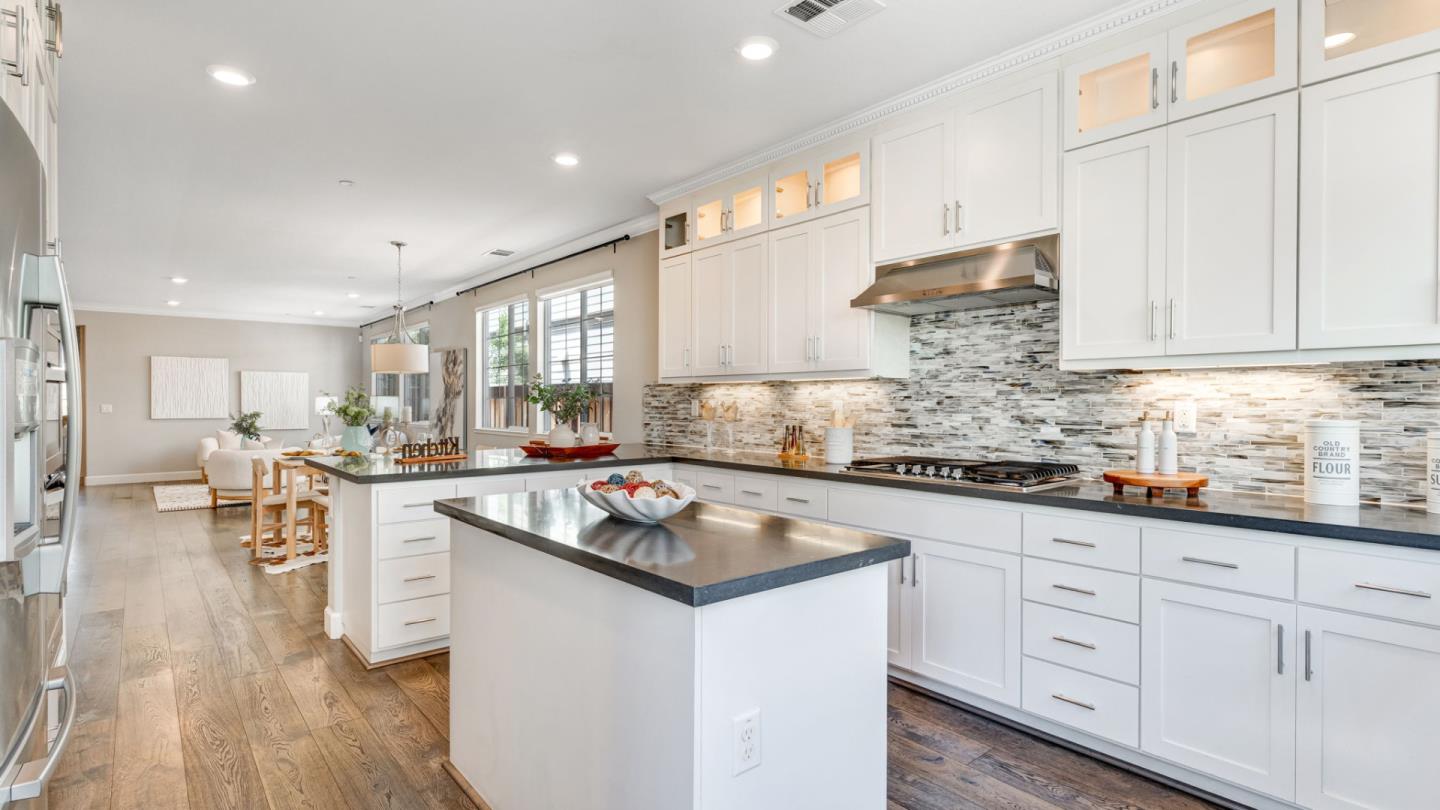 Detail Gallery Image 16 of 62 For 33912 Horseshoe Loop, Fremont,  CA 94555 - 4 Beds | 3 Baths