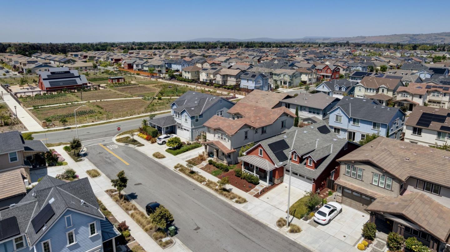 Detail Gallery Image 51 of 62 For 33912 Horseshoe Loop, Fremont,  CA 94555 - 4 Beds | 3 Baths