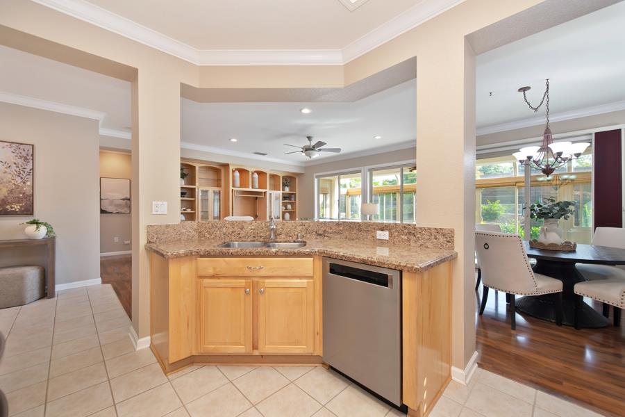 Detail Gallery Image 11 of 46 For 2054 Stonecrest Ln, Lincoln,  CA 95648 - 2 Beds | 2 Baths