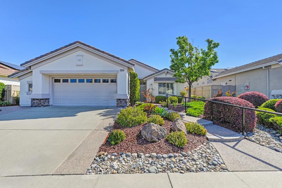 Detail Gallery Image 2 of 46 For 2054 Stonecrest Ln, Lincoln,  CA 95648 - 2 Beds | 2 Baths