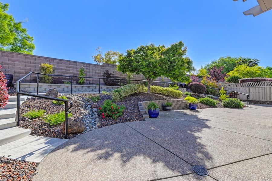 Detail Gallery Image 38 of 46 For 2054 Stonecrest Ln, Lincoln,  CA 95648 - 2 Beds | 2 Baths