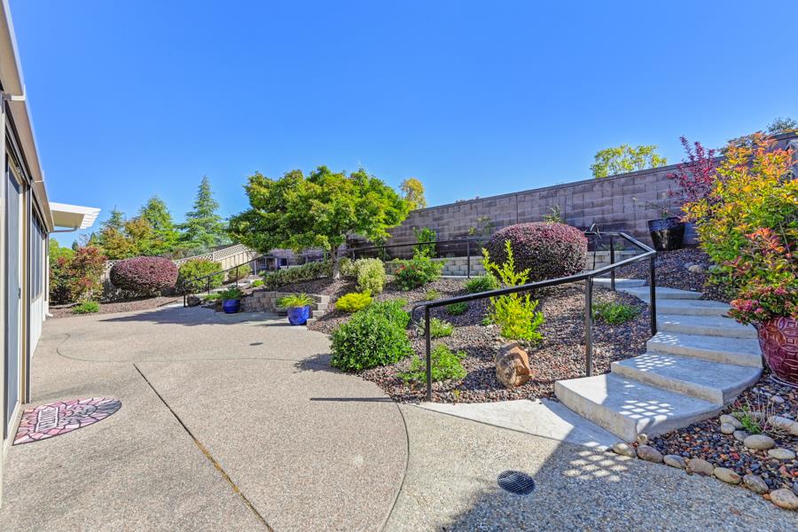 Detail Gallery Image 40 of 46 For 2054 Stonecrest Ln, Lincoln,  CA 95648 - 2 Beds | 2 Baths