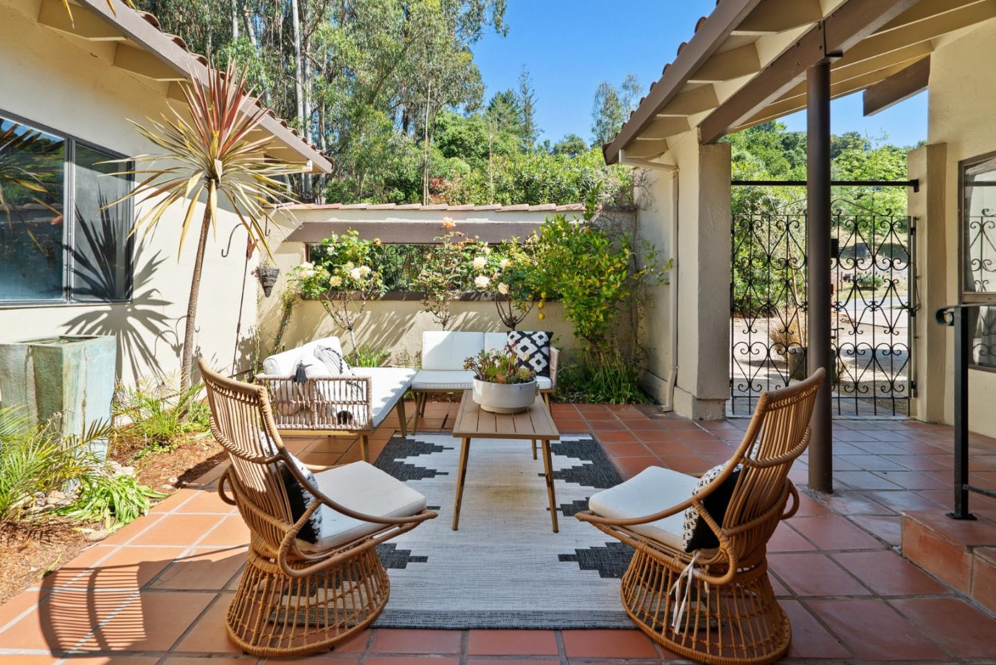 Detail Gallery Image 9 of 44 For 2175 Hames Rd, Aptos,  CA 95003 - 3 Beds | 2/1 Baths