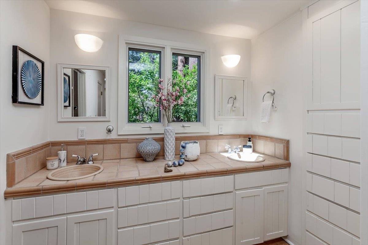 Detail Gallery Image 17 of 43 For 744 Los Altos Ave, Los Altos,  CA 94022 - 4 Beds | 3 Baths