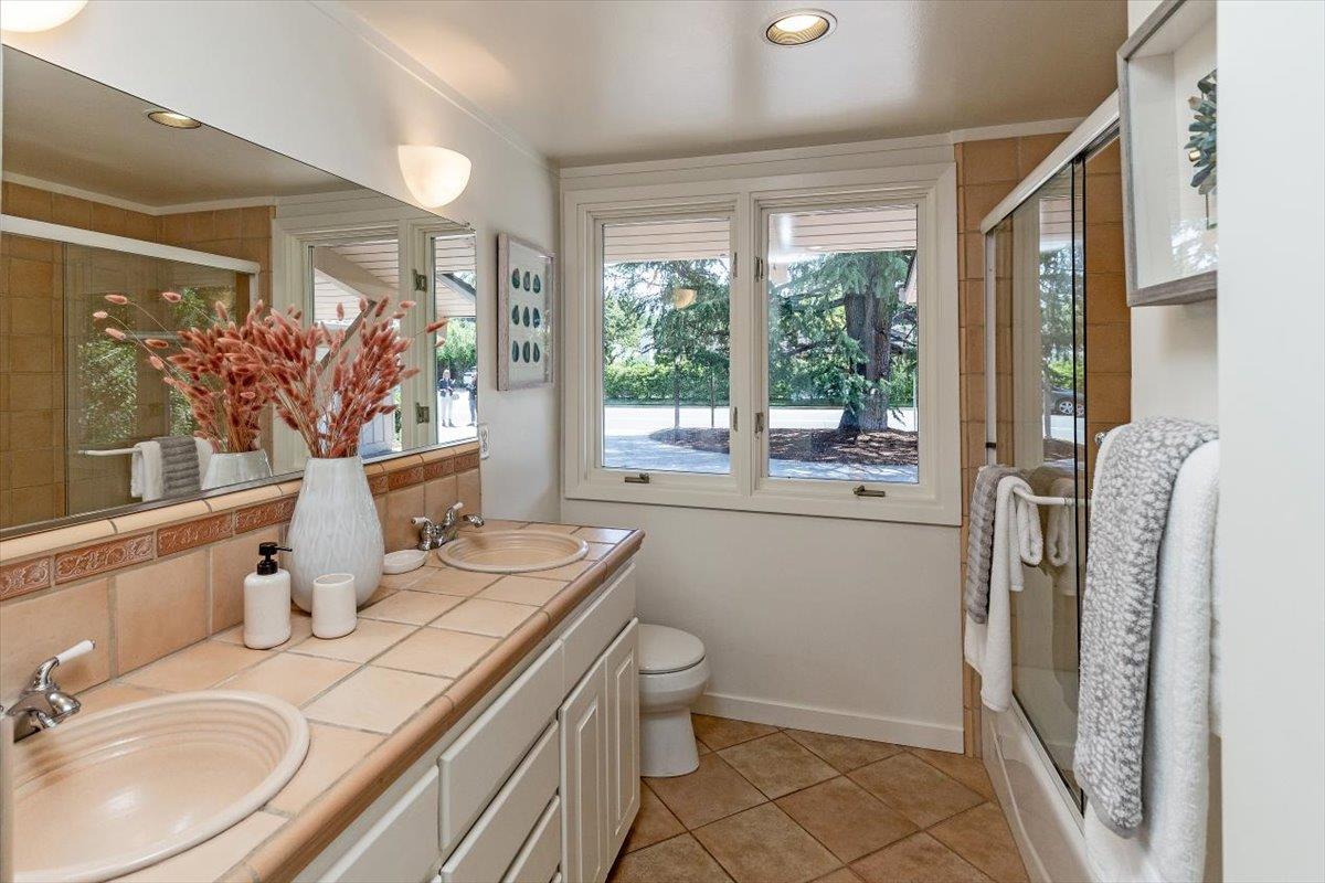 Detail Gallery Image 20 of 43 For 744 Los Altos Ave, Los Altos,  CA 94022 - 4 Beds | 3 Baths