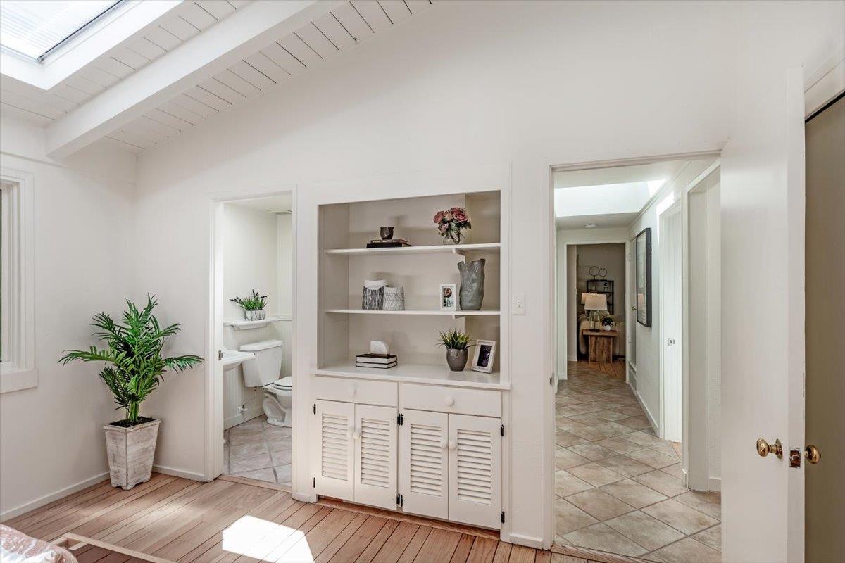 Detail Gallery Image 22 of 43 For 744 Los Altos Ave, Los Altos,  CA 94022 - 4 Beds | 3 Baths