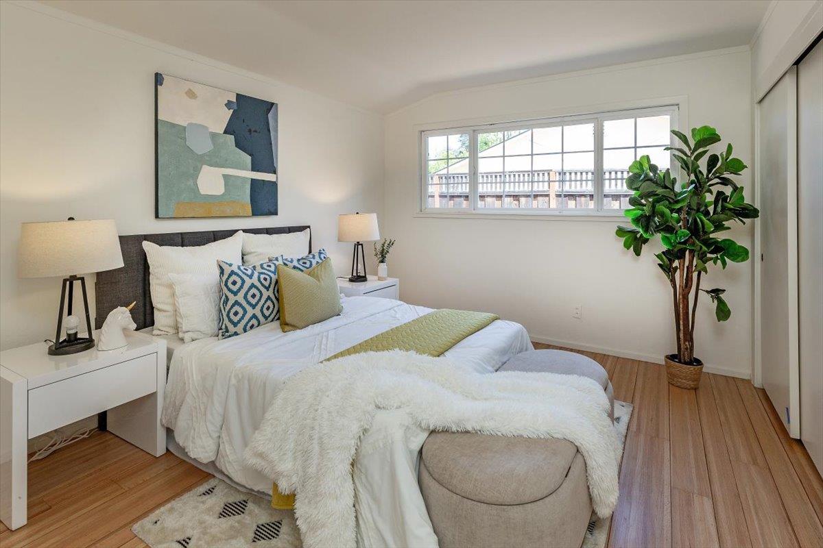 Detail Gallery Image 25 of 43 For 744 Los Altos Ave, Los Altos,  CA 94022 - 4 Beds | 3 Baths
