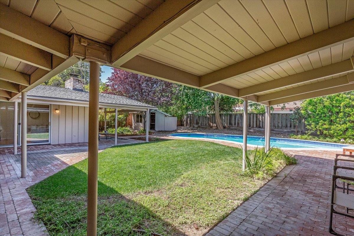 Detail Gallery Image 27 of 43 For 744 Los Altos Ave, Los Altos,  CA 94022 - 4 Beds | 3 Baths