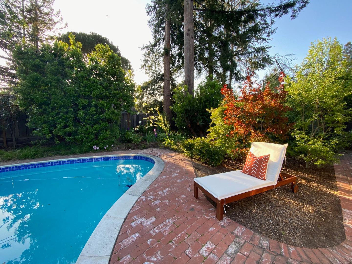 Detail Gallery Image 30 of 43 For 744 Los Altos Ave, Los Altos,  CA 94022 - 4 Beds | 3 Baths