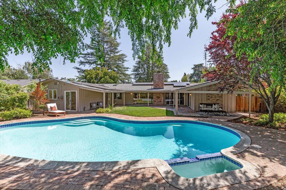 Detail Gallery Image 31 of 43 For 744 Los Altos Ave, Los Altos,  CA 94022 - 4 Beds | 3 Baths