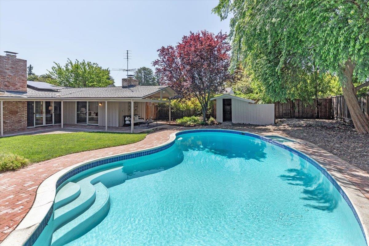 Detail Gallery Image 32 of 43 For 744 Los Altos Ave, Los Altos,  CA 94022 - 4 Beds | 3 Baths