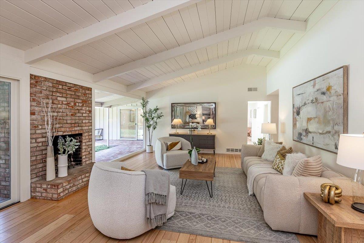 Detail Gallery Image 8 of 43 For 744 Los Altos Ave, Los Altos,  CA 94022 - 4 Beds | 3 Baths