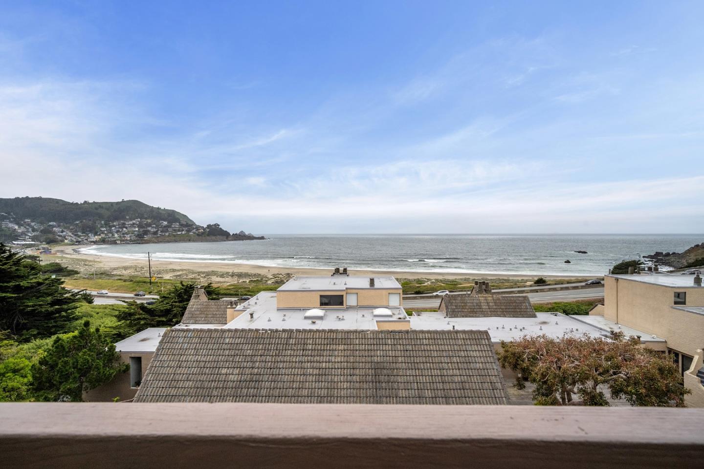 Detail Gallery Image 11 of 37 For 445 Roberts Rd, Pacifica,  CA 94044 - 2 Beds | 2 Baths