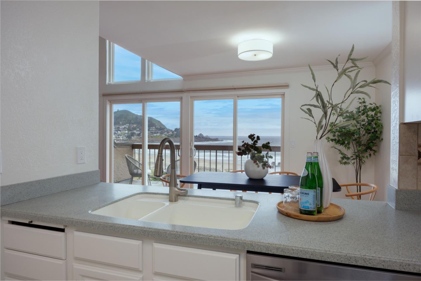Detail Gallery Image 15 of 37 For 445 Roberts Rd, Pacifica,  CA 94044 - 2 Beds | 2 Baths