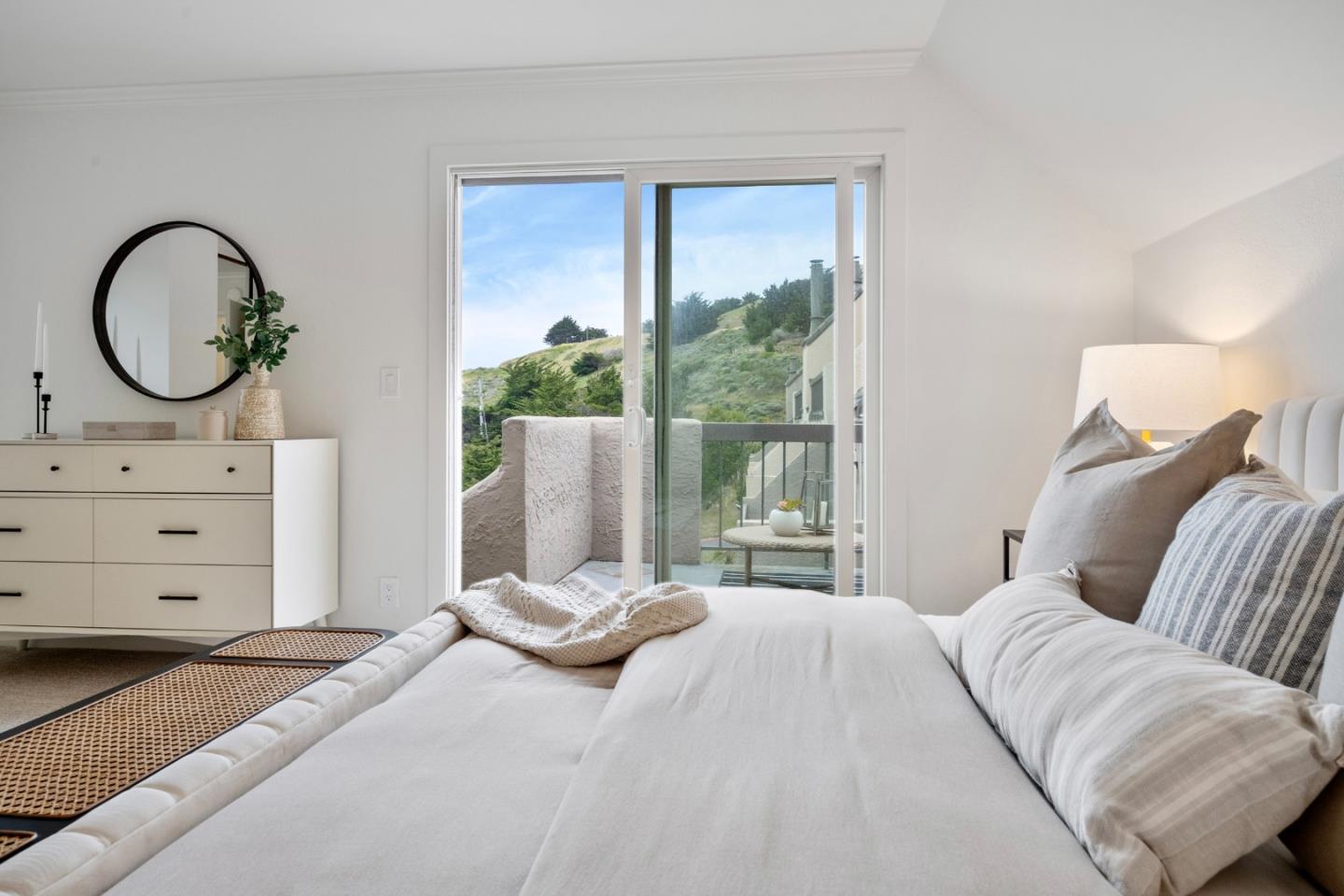 Detail Gallery Image 24 of 37 For 445 Roberts Rd, Pacifica,  CA 94044 - 2 Beds | 2 Baths