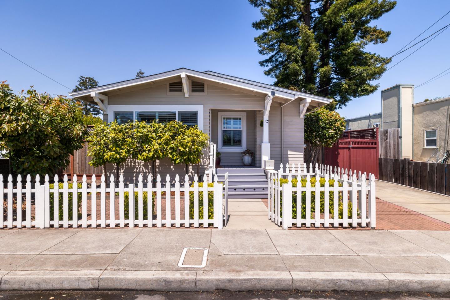 Detail Gallery Image 1 of 37 For 113 Washburn Ave, Santa Cruz,  CA 95060 - 2 Beds | 1/1 Baths