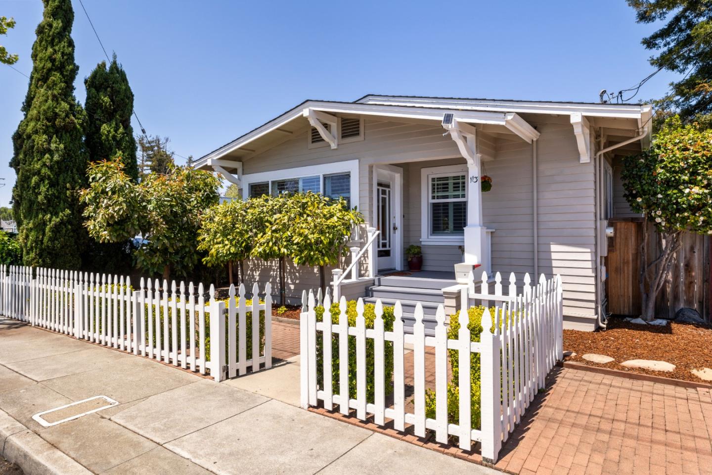 Detail Gallery Image 2 of 37 For 113 Washburn Ave, Santa Cruz,  CA 95060 - 2 Beds | 1/1 Baths