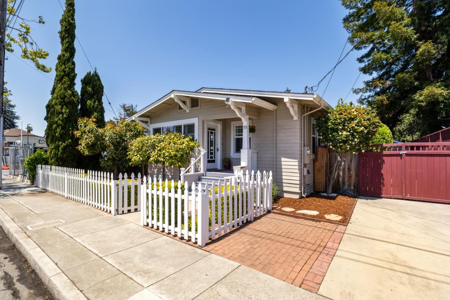 Detail Gallery Image 3 of 37 For 113 Washburn Ave, Santa Cruz,  CA 95060 - 2 Beds | 1/1 Baths