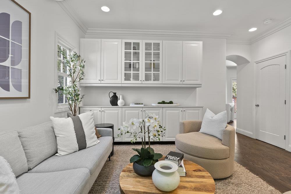 Detail Gallery Image 11 of 70 For 1246 Hoover St, Menlo Park,  CA 94025 - 3 Beds | 2/1 Baths