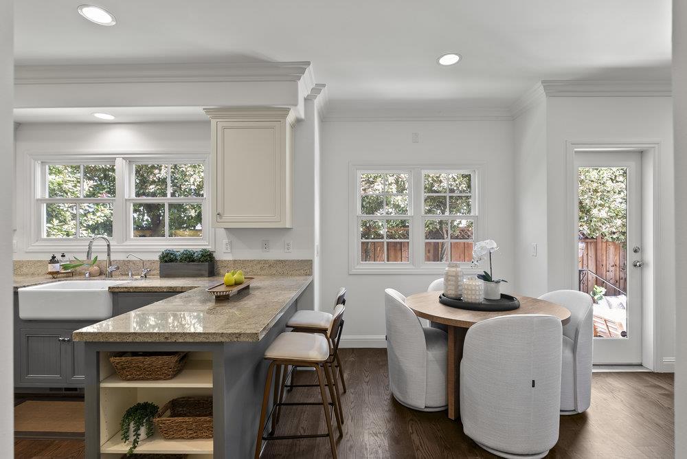 Detail Gallery Image 12 of 70 For 1246 Hoover St, Menlo Park,  CA 94025 - 3 Beds | 2/1 Baths