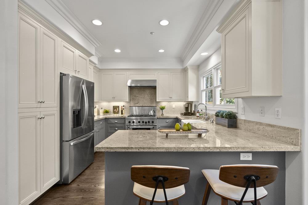 Detail Gallery Image 14 of 70 For 1246 Hoover St, Menlo Park,  CA 94025 - 3 Beds | 2/1 Baths